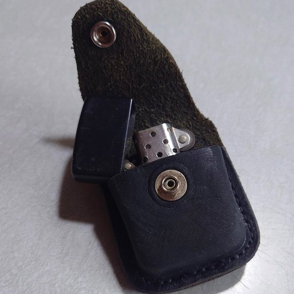 ZIPPO - 80s/90s leather zippo belt clip - Picture 2 of 3